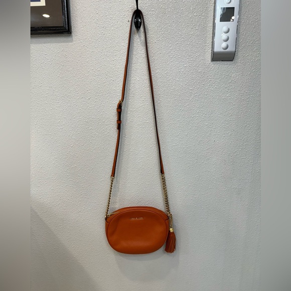 Michael Kors Messenger Ginny Leather Crossbody Bag with Dust Bag - Picture 3 of 16